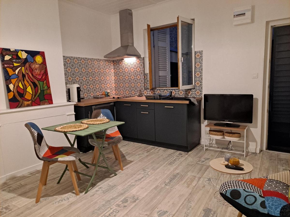 Studio Cosy Meuble, Terrasse Et Patio Pour Velo Rochefort  Eksteriør billede